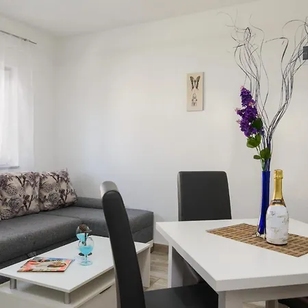 Etta Ciovo Apartment