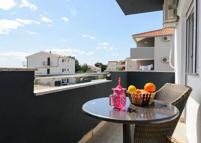 Etta Ciovo Апартаменти *