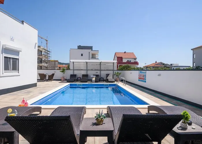 Апартаменти Etta Ciovo *