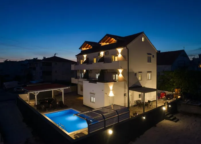 Etta Ciovo 公寓 特罗吉尔