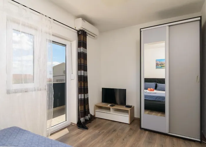 Etta Ciovo 特罗吉尔