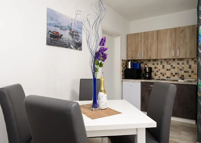 Etta Ciovo * 特罗吉尔