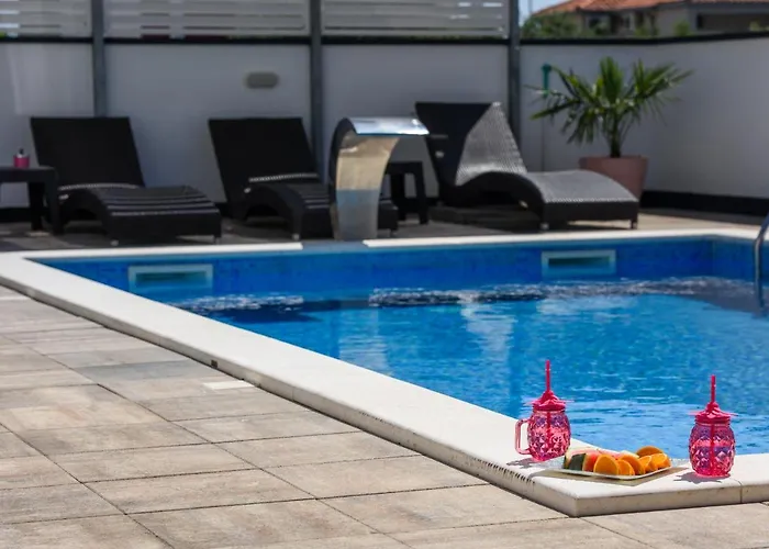 Etta Ciovo 特罗吉尔